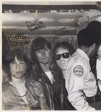 37 Security Guard protects &#39;Bettie and the Ramones